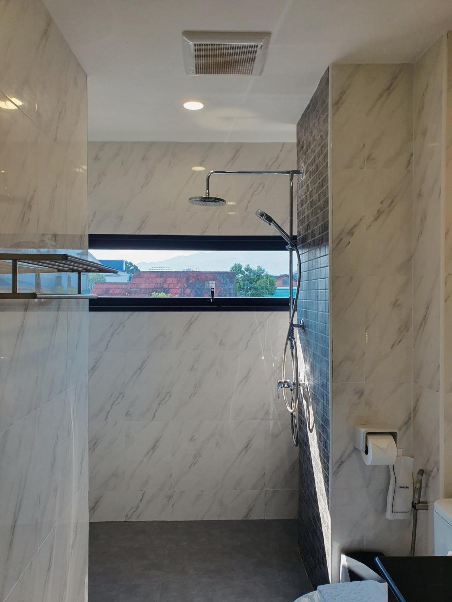 The Sila Suites - Intrawarorot Chiang Mai Exterior photo
