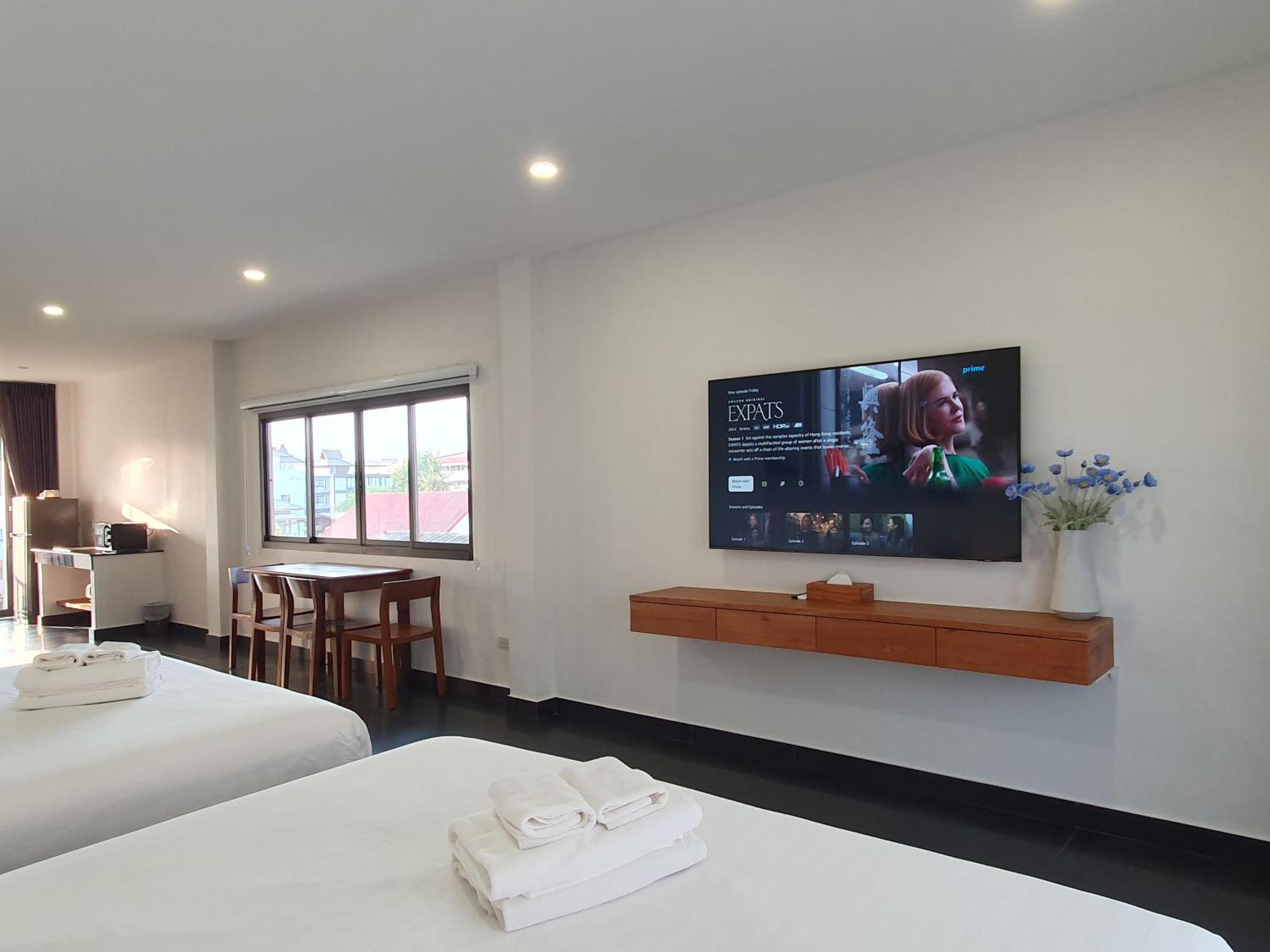 The Sila Suites - Intrawarorot Chiang Mai Exterior photo