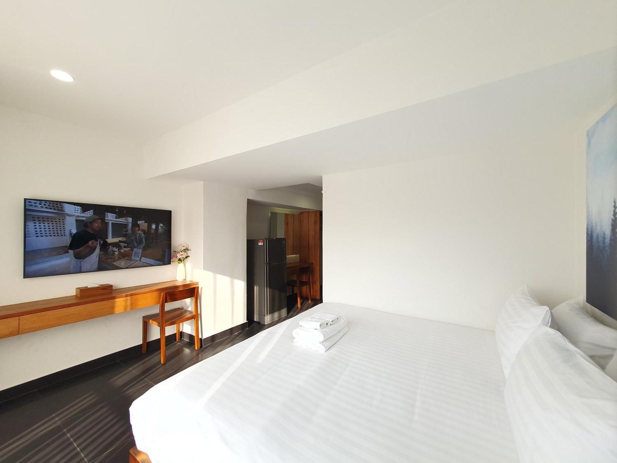 The Sila Suites - Intrawarorot Chiang Mai Exterior photo